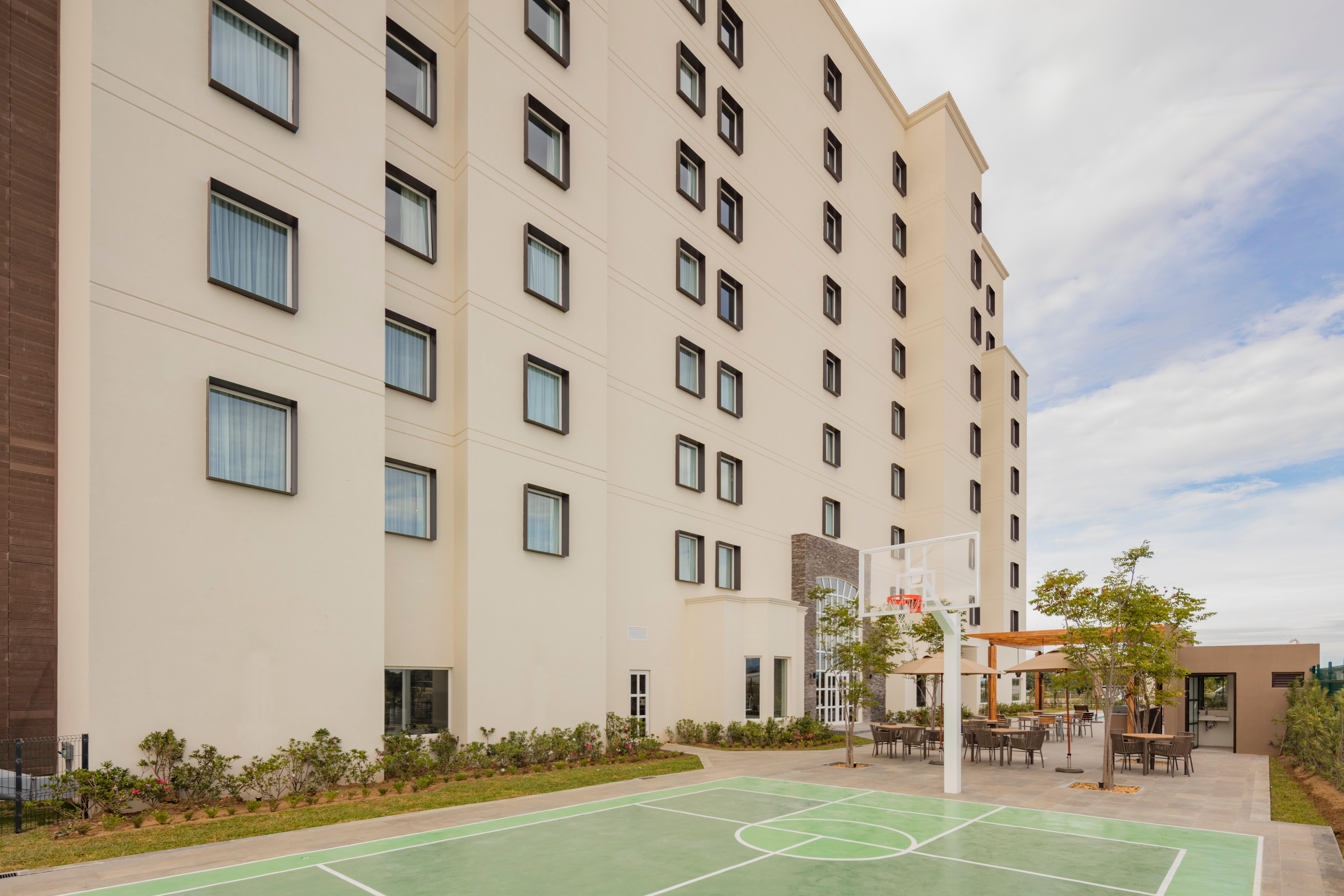 Staybridge Suites - Saltillo By Ihg Eksteriør billede