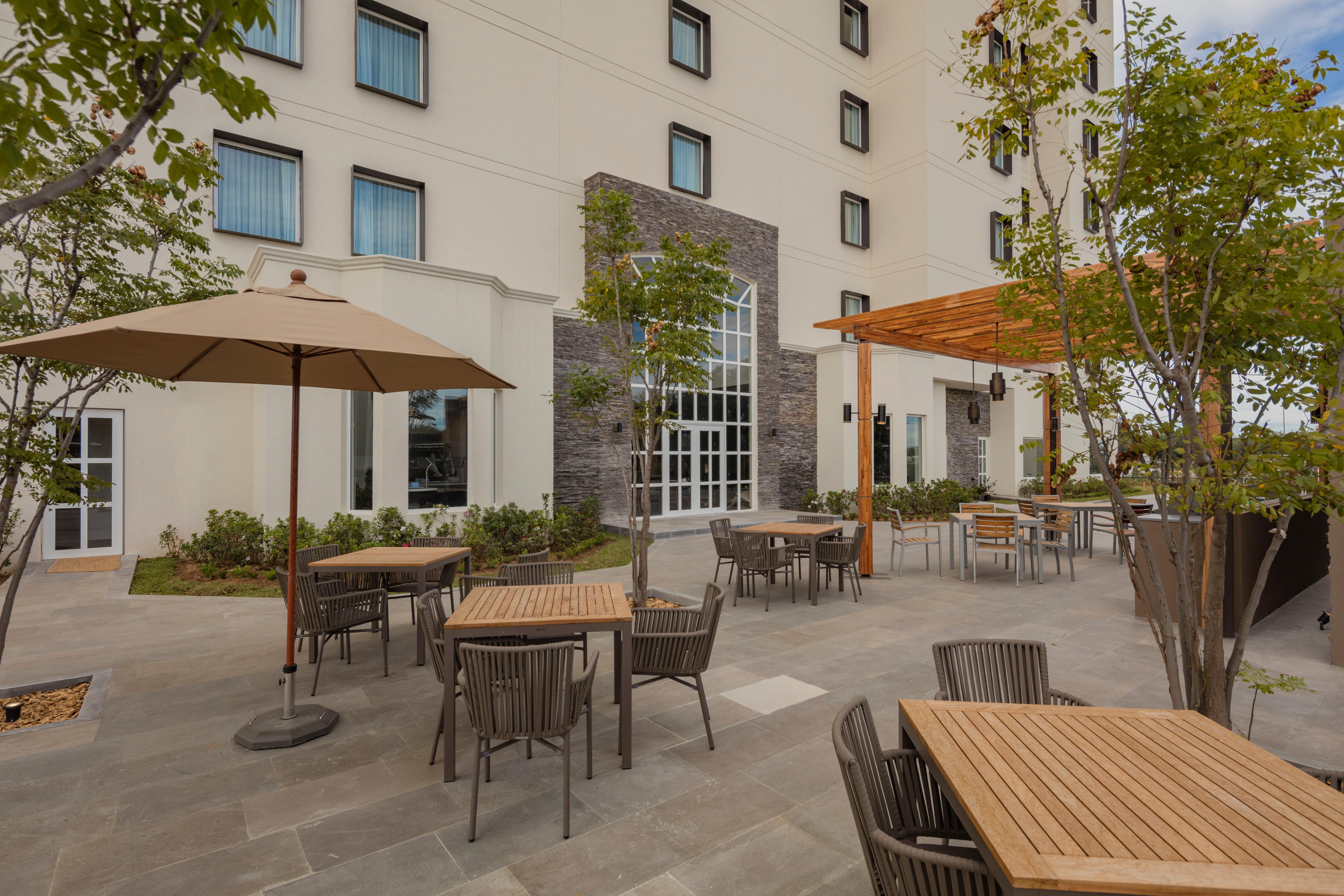 Staybridge Suites - Saltillo By Ihg Eksteriør billede