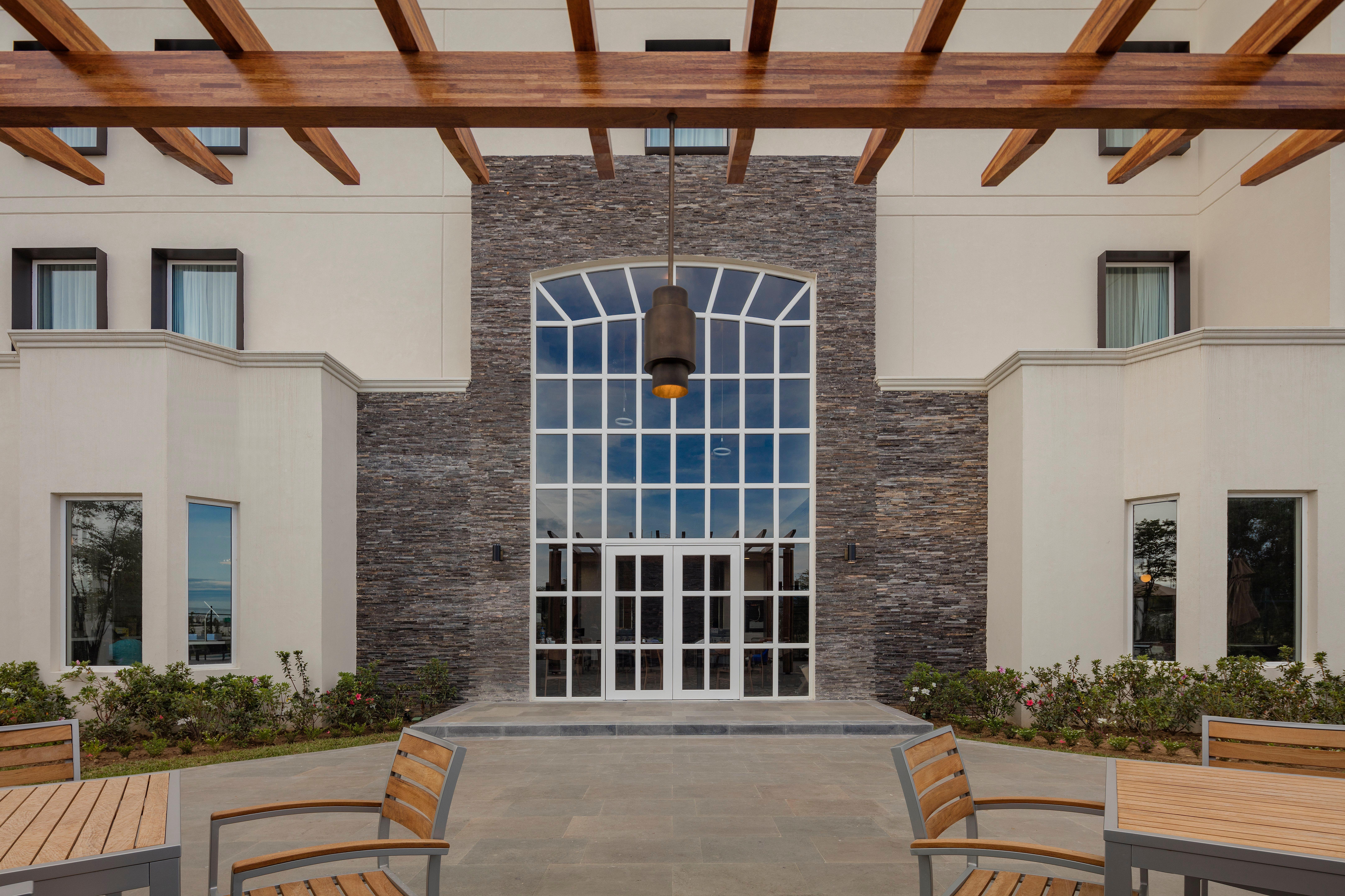 Staybridge Suites - Saltillo By Ihg Eksteriør billede